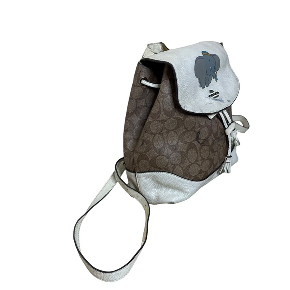 Coach × Disney Collaboration El Backpack Signature Canvas with Dumbo - Picture 15 of 16